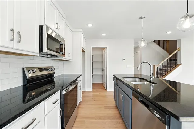 $411,400 | 4805 Southwest 6th Terrace, Blue Springs, MO 64014