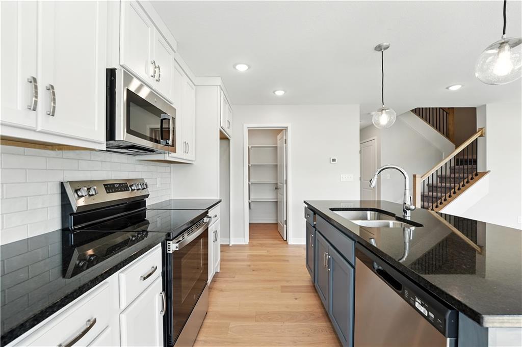 4805 Southwest 6th Terrace Blue Springs, MO 64014 - Photo 8 of 15