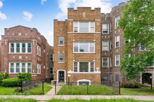 $349,900 | 8122 South Evans Avenue, Chicago, IL 60619