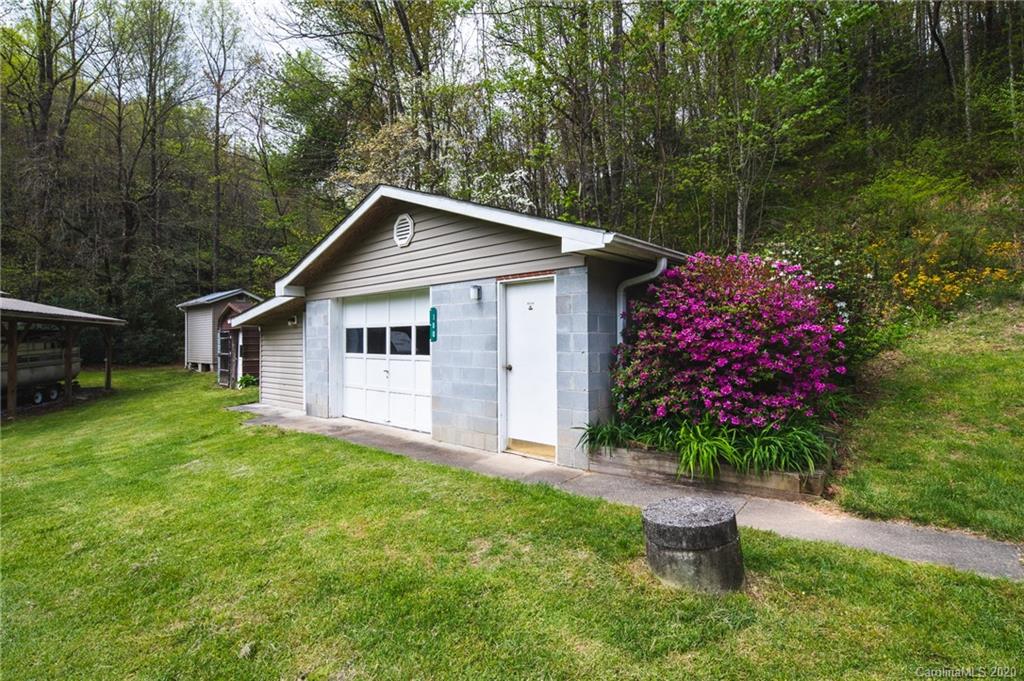 100 Looney Powell Road Rosman, NC 28772 - Photo 15 of 29 Gallery Image 15