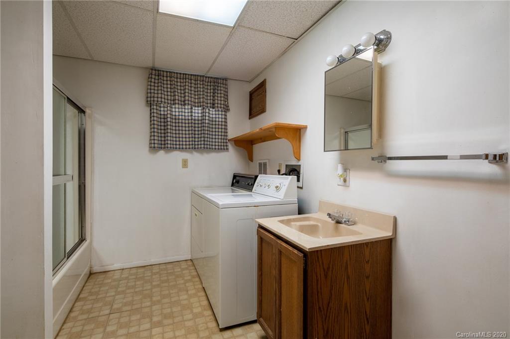 100 Looney Powell Road Rosman, NC 28772 - Photo 27 of 29 Gallery Image 27