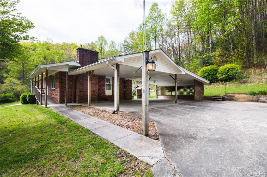 100 Looney Powell Road Rosman, NC 28772 - Photo 4 of 29 Gallery Image 4