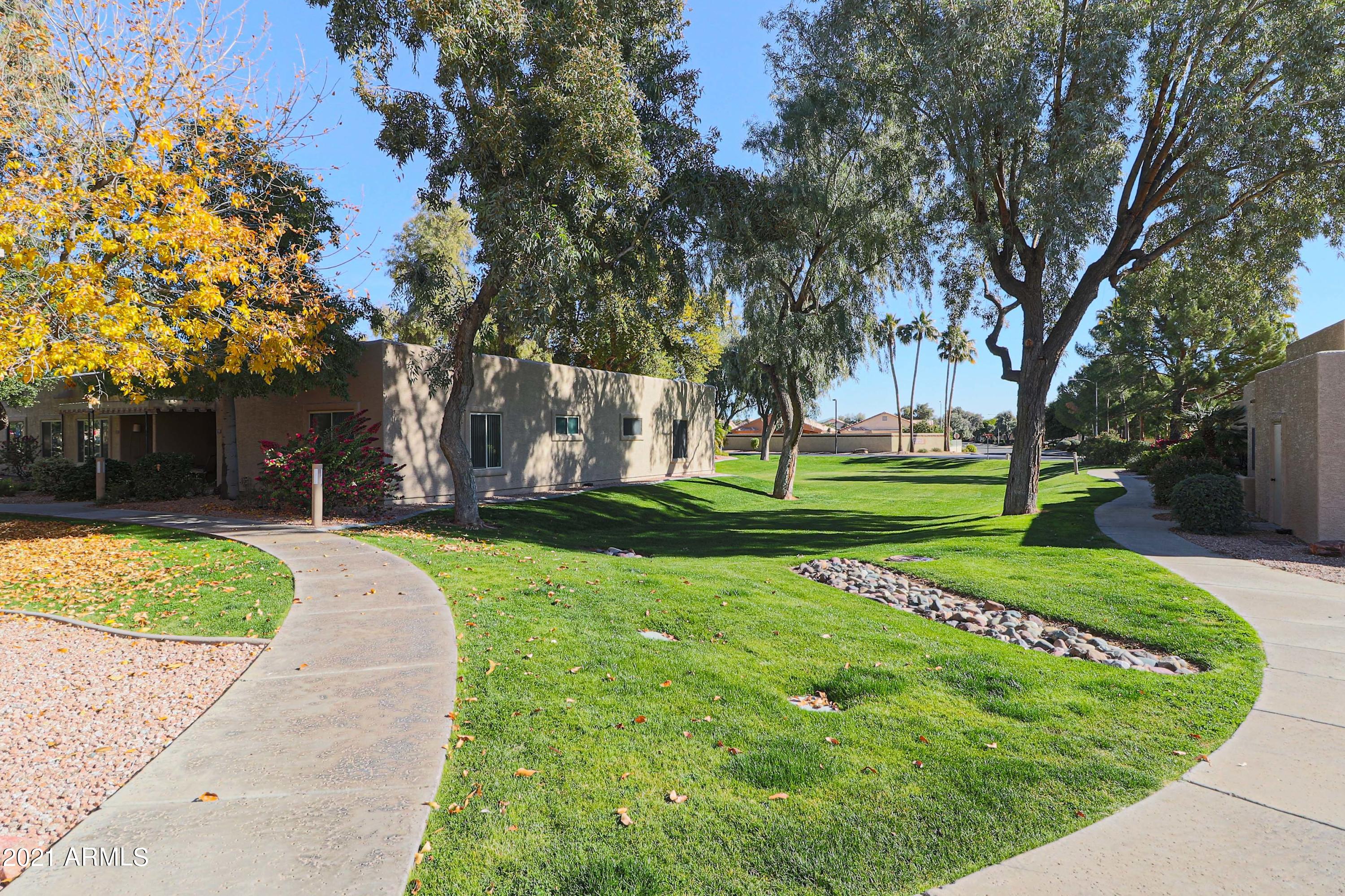 14300 West Bell Road, Unit 131 Surprise, AZ 85374 - Photo 4 of 20 Grassy Area
