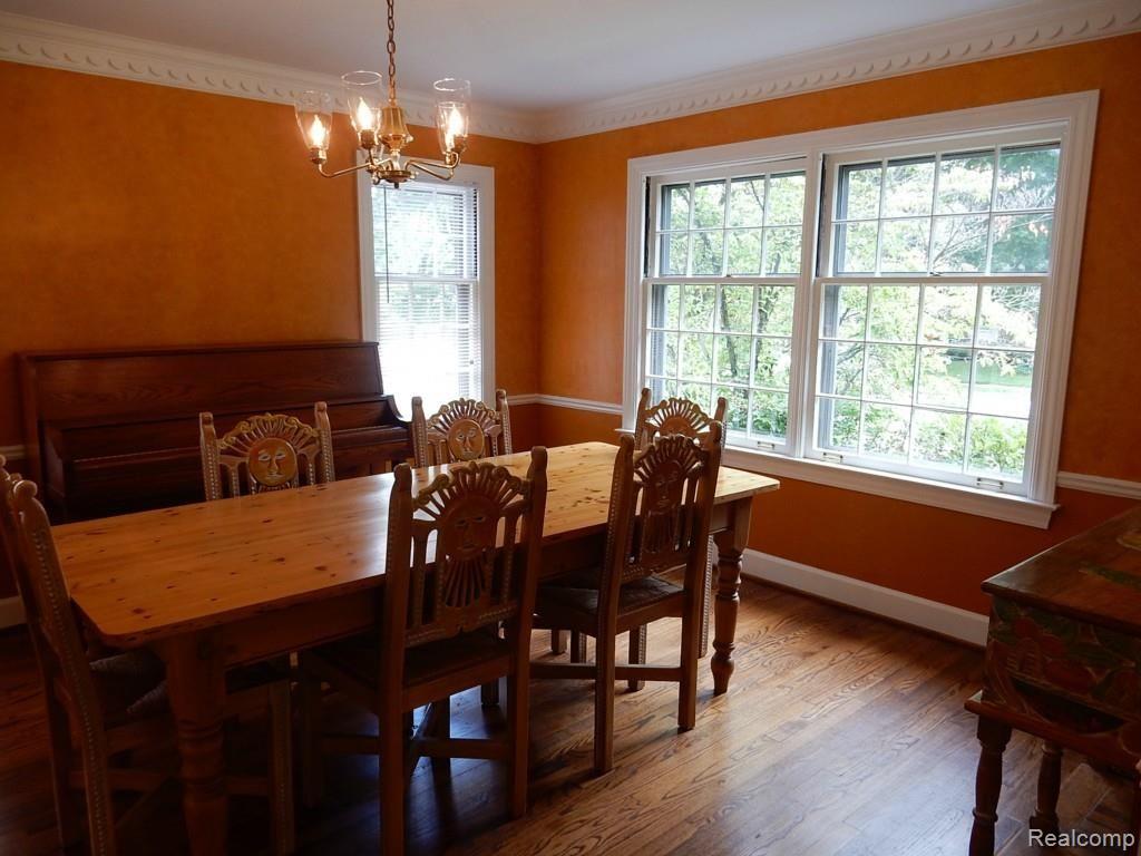329 Merriweather Road Grosse Pointe, MI 48236 - Photo 10 of 19 329 Merriweather (2).jpg