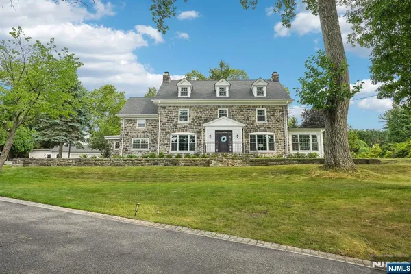 $3,999,999 | 117 Forest Way, Essex Fells, NJ 07021