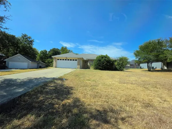 $244,900 | 6204 Kelly Drive, Granbury, TX 76048