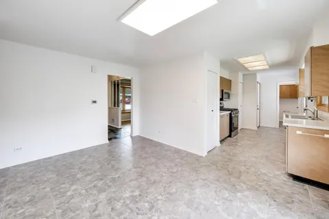 $389,900 | 241 Brookhaven Drive, Elk Grove Village, IL 60007