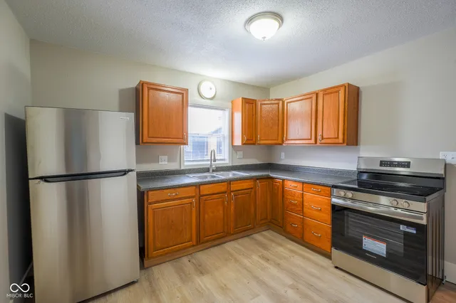 $144,900 | 406 West 6th Street, Anderson, IN 46016