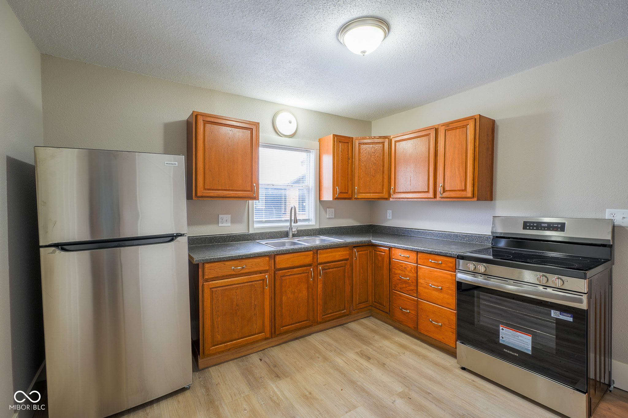 406 West 6th Street Anderson, IN 46016 - Photo 4 of 21