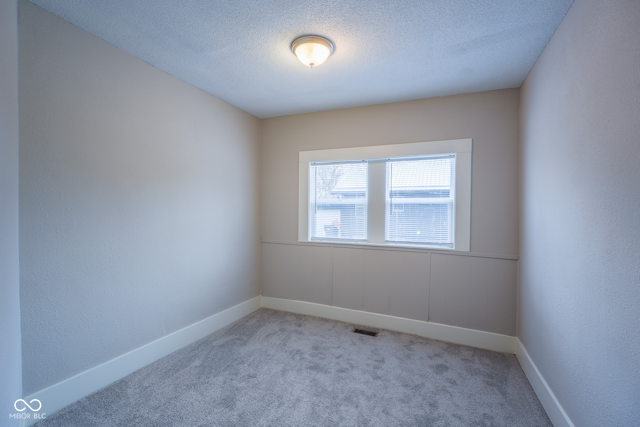 406 West 6th Street Anderson, IN 46016 - Photo 8 of 21