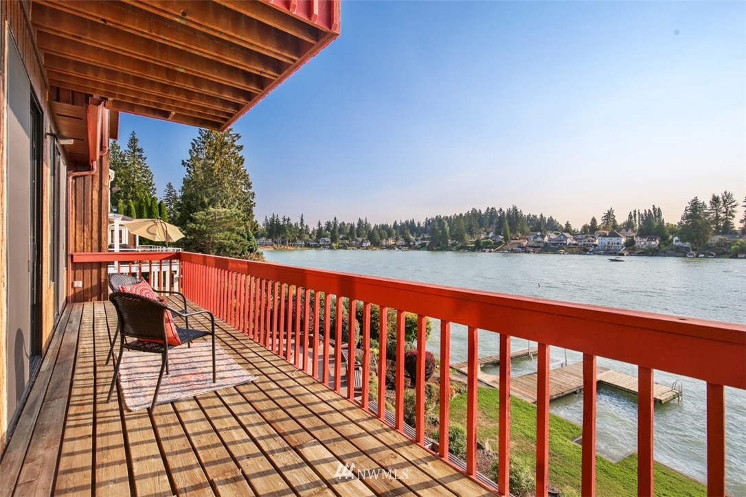6906 Vandermark Road East Bonney Lake, WA 98391 - Photo 10 of 25 Gallery Image 10