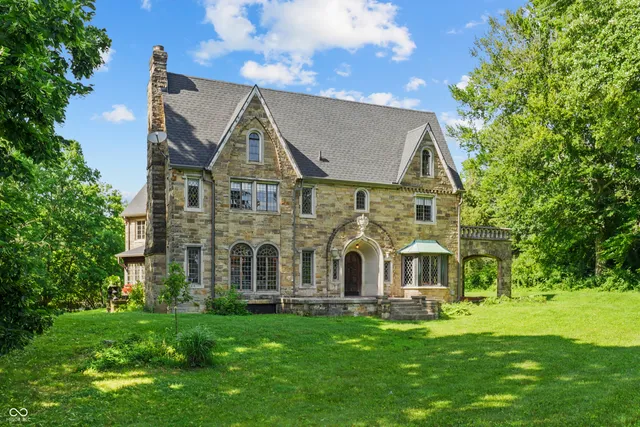 $989,900 | 2421 West 39th Street, Indianapolis, IN 46228