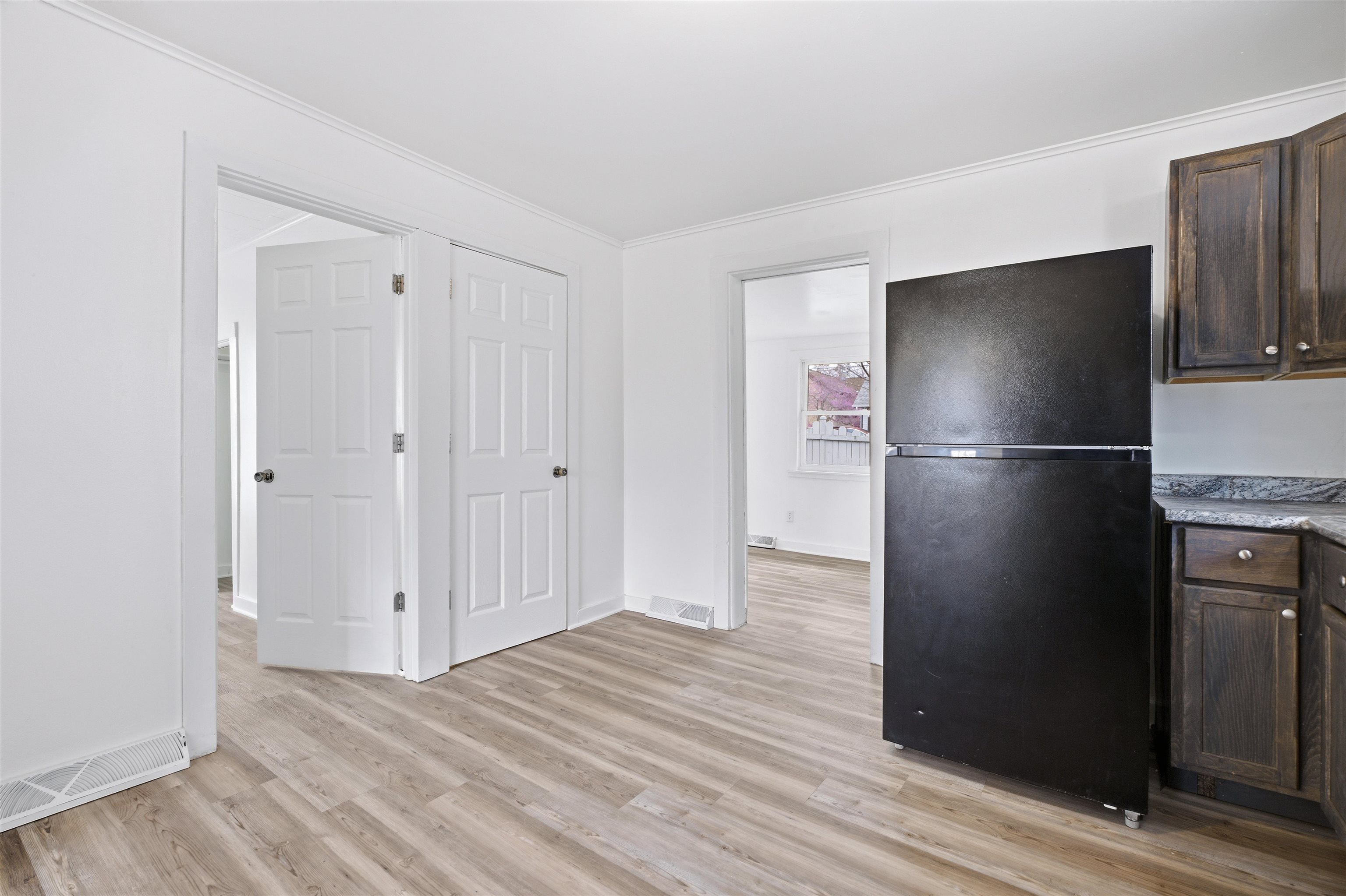 406 West Spring Street New London, WI 54961 - Photo 8 of 21