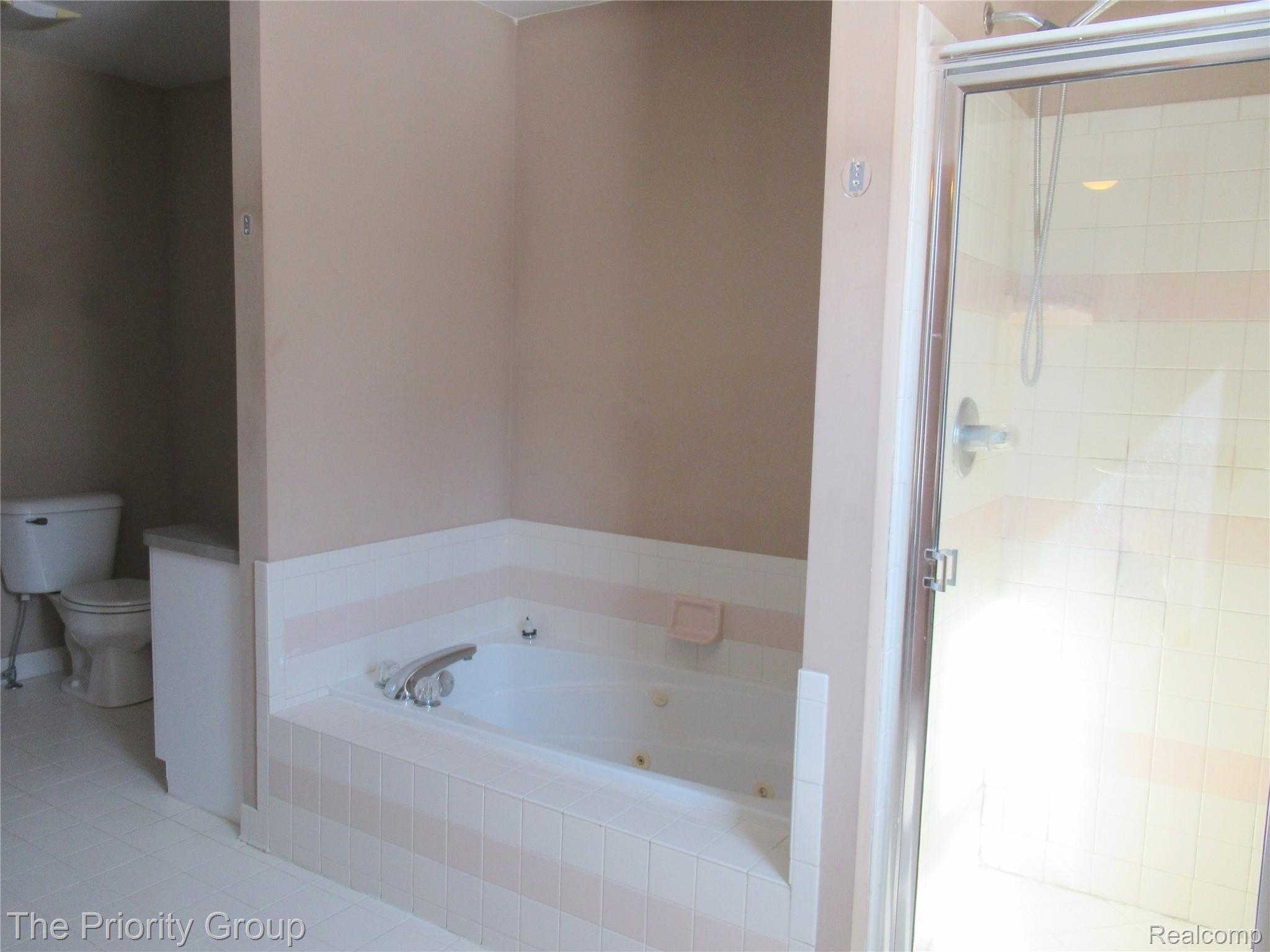 11494 Milford Road Holly, MI 48442 - Photo 16 of 39 master bath 2.jpg