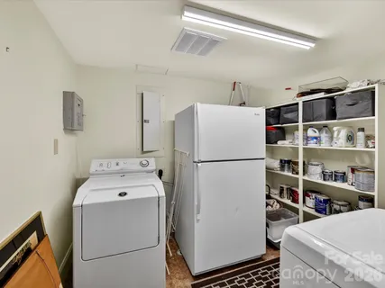 $975,000 | 1847 Meadowood Lane, Charlotte, NC 28211
