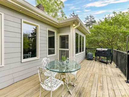 $975,000 | 1847 Meadowood Lane, Charlotte, NC 28211