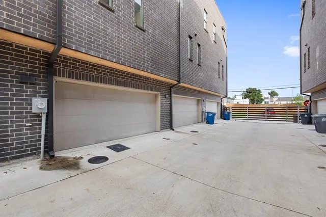 $599,000 | 1920 Dowgate Court, Dallas, TX 75204