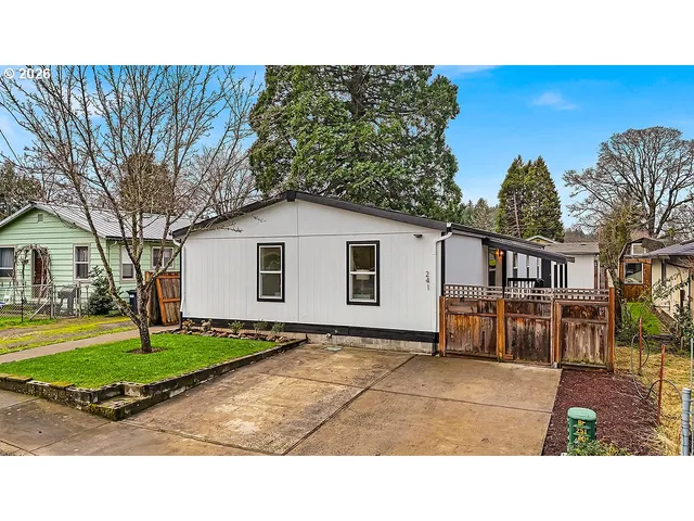$425,000 | 241 Northwest Wade Street, Estacada, OR 97023