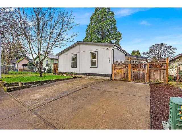 $425,000 | 241 Northwest Wade Street, Estacada, OR 97023