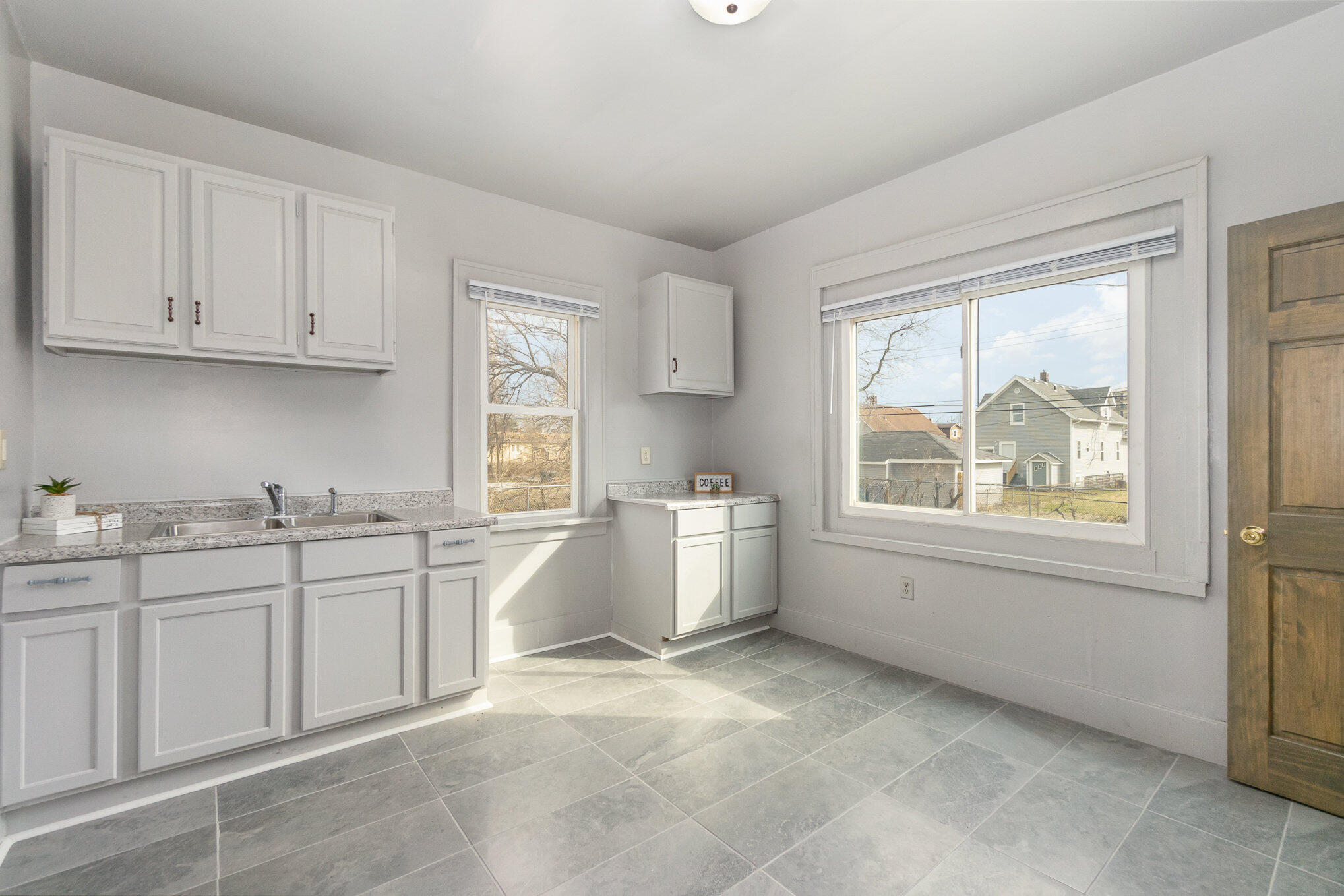 920 Conkey Street Hammond, IN 46320 - Photo 8 of 21 2038x1359