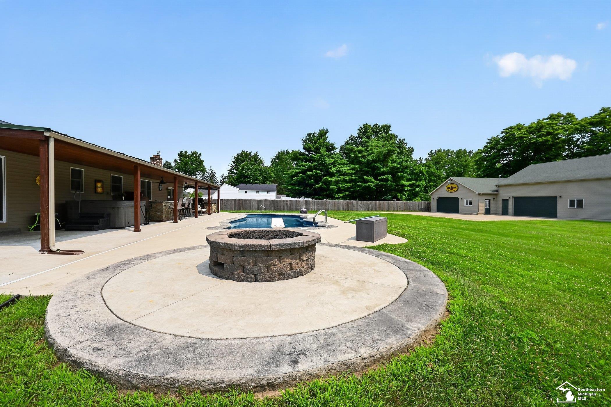 9858 Douglas Road Temperance, MI 48182 - Photo 4 of 48