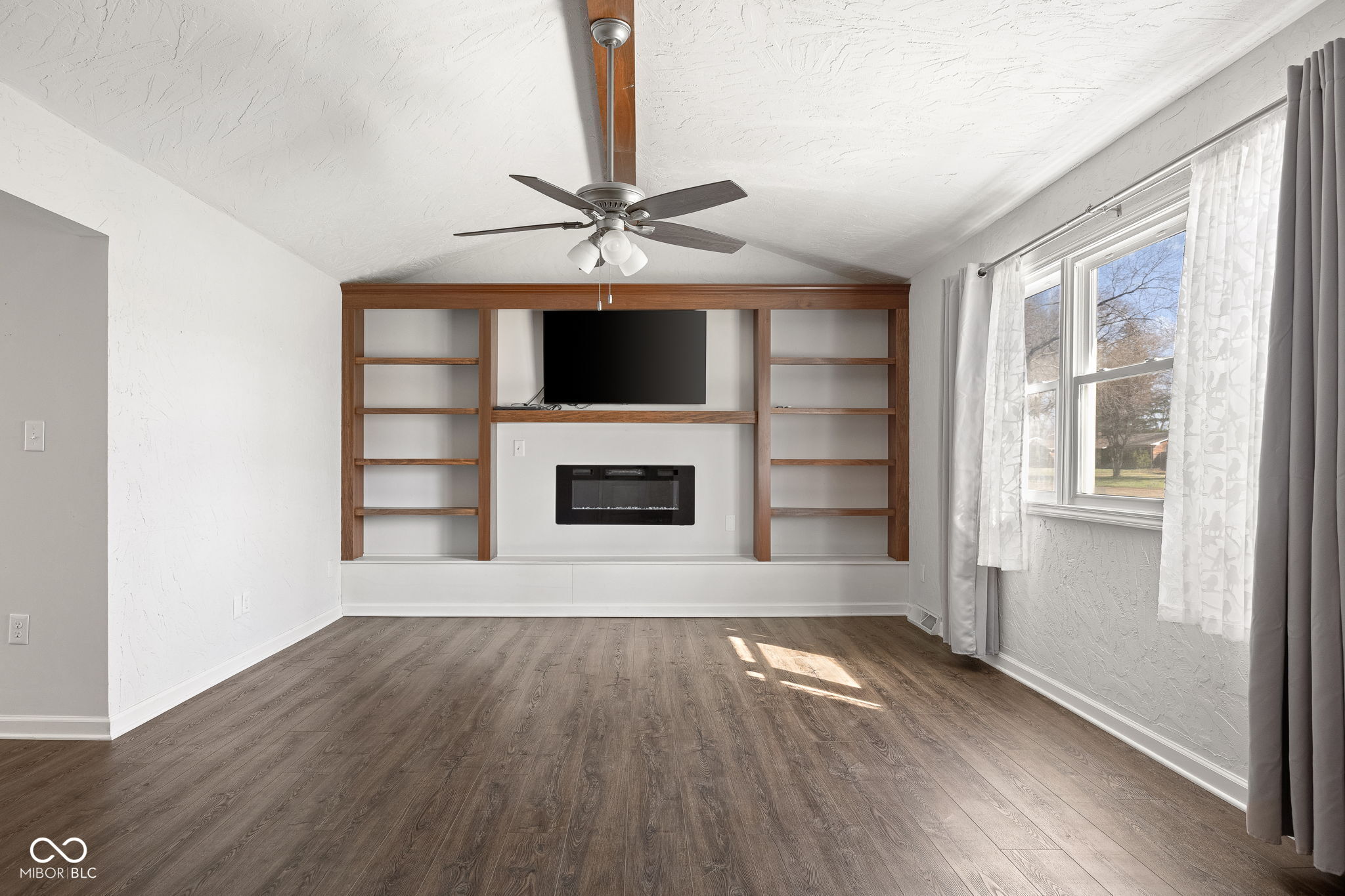 232 John Street Carmel, IN 46032 - Photo 7 of 54