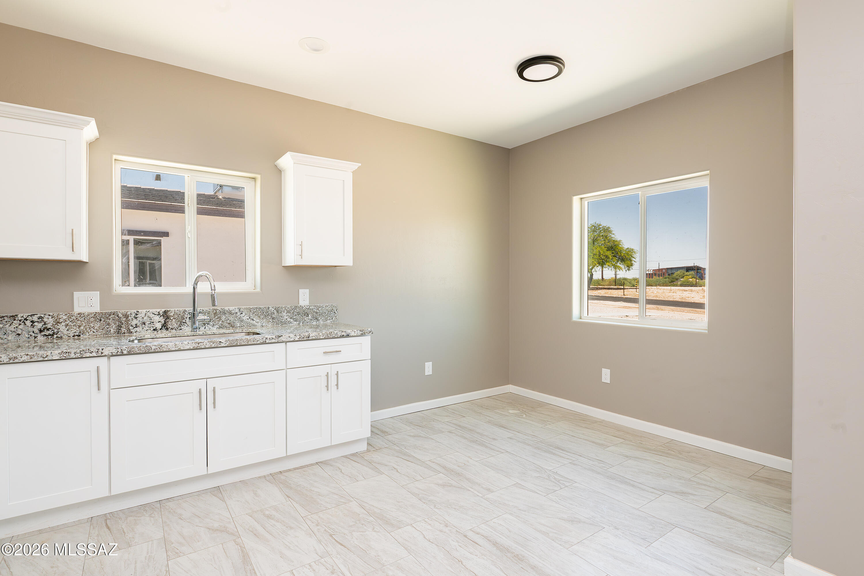 2467 South Campbell Avenue, Unit 2 Tucson, AZ 85713 - Photo 4 of 16 2567 Campbell Ave (9)