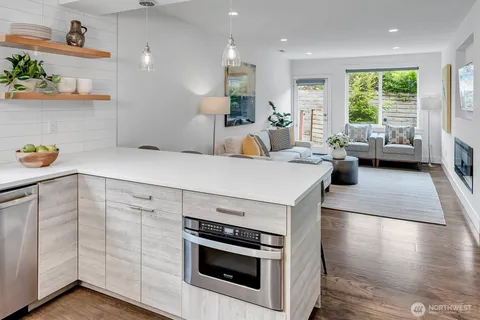 $1,995,000 | 1725 Martin Luther King Jr Way, Seattle, WA 98122