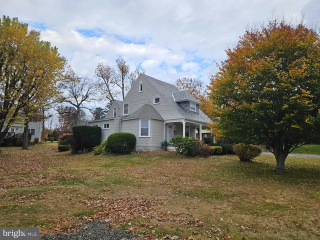 $3,295 | 1640 Walnut Avenue, Oreland, PA 19075