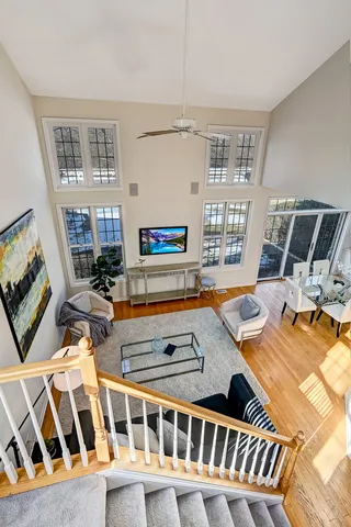 $579,999 | 241 Wildflower Lane, La Grange, IL 60525