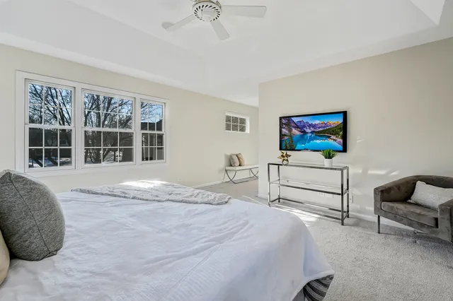 $579,999 | 241 Wildflower Lane, La Grange, IL 60525