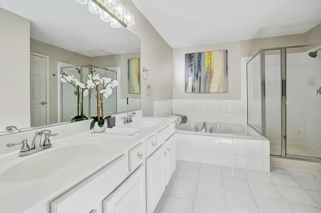 $579,999 | 241 Wildflower Lane, La Grange, IL 60525