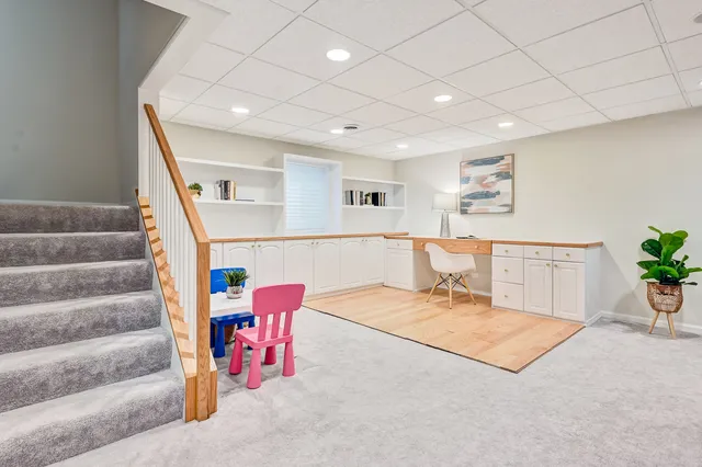 $579,999 | 241 Wildflower Lane, La Grange, IL 60525