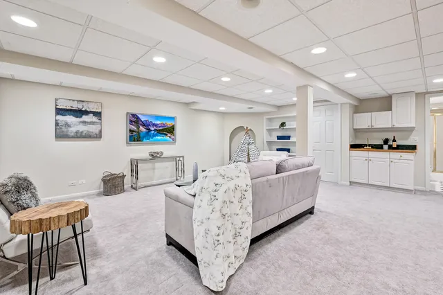 $579,999 | 241 Wildflower Lane, La Grange, IL 60525