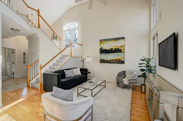 $579,999 | 241 Wildflower Lane, La Grange, IL 60525