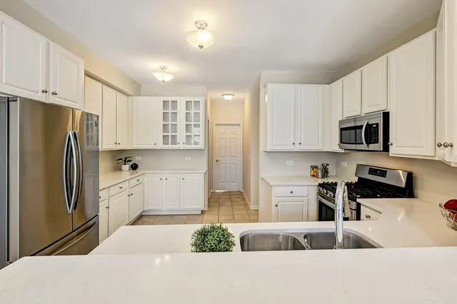 $579,999 | 241 Wildflower Lane, La Grange, IL 60525