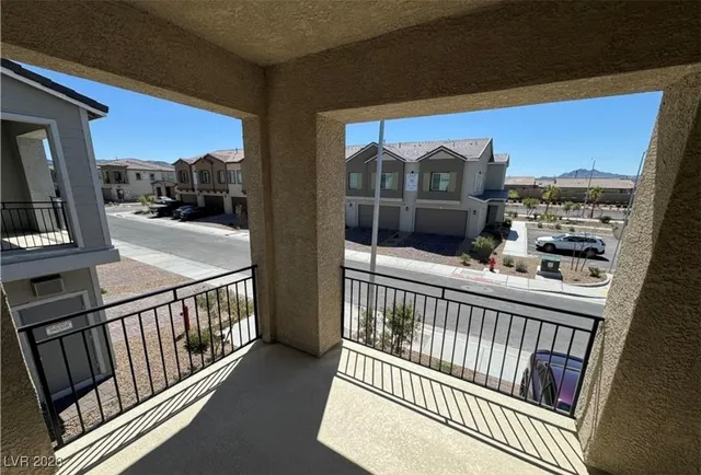 $1,800 | 216 Callen Falls Avenue, Unit 1423, Henderson, NV 89011