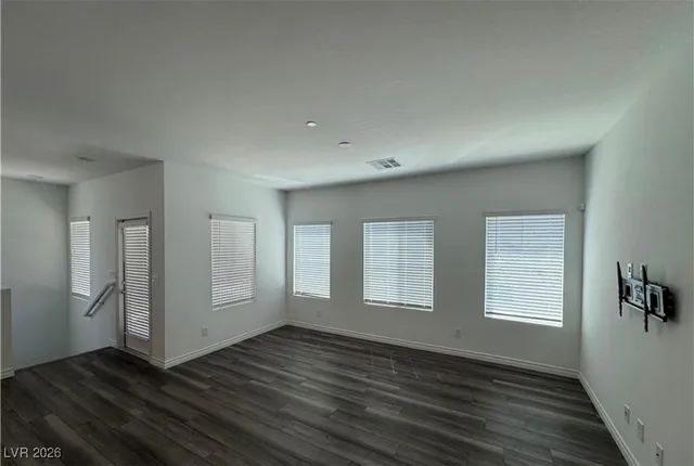 $1,800 | 216 Callen Falls Avenue, Unit 1423, Henderson, NV 89011