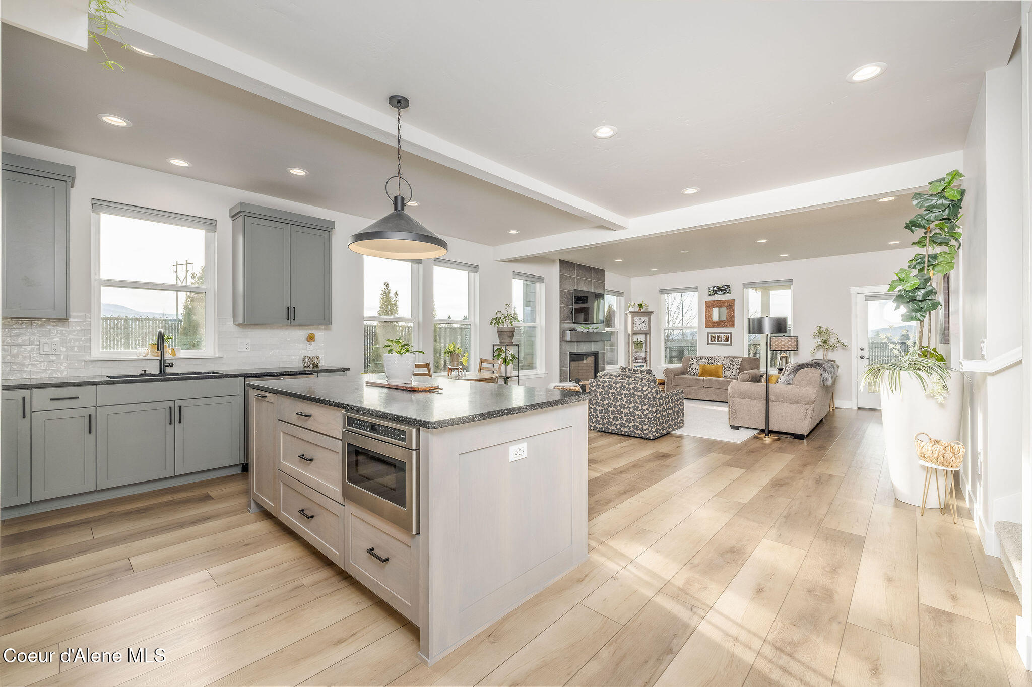 3351 Blaze Loop Post Falls, ID 83854 - Photo 5 of 40 21_4PinesMedia_3351nBlazeLp.