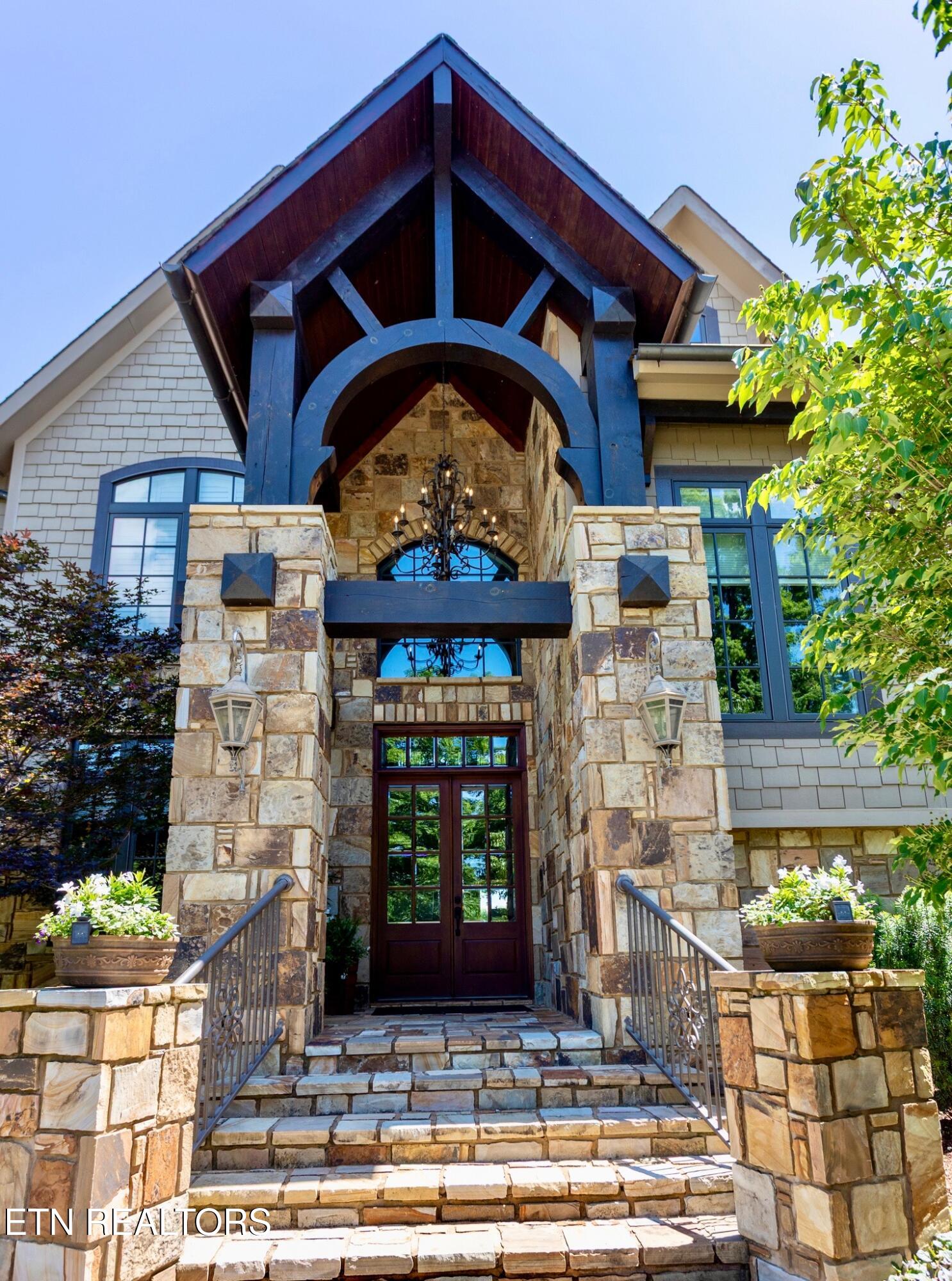 612 McFee Road Knoxville, TN 37934 - Photo 3 of 10 Front Entry