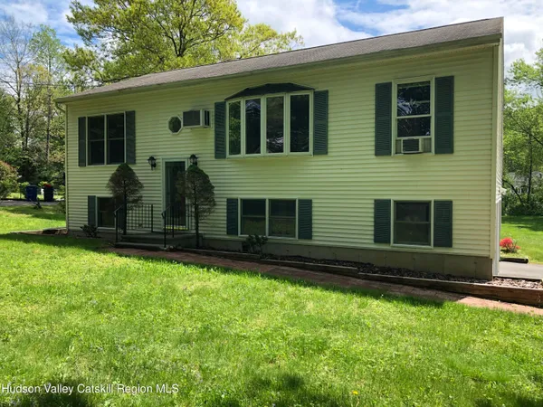 $4,000 | 420 Sepasco Center Street, Rhinebeck, NY 12572