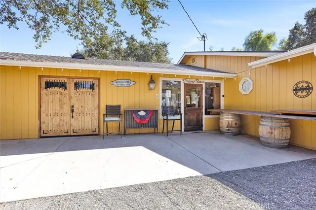 $2,100,000 | 2985 Templeton Road, Templeton, CA 93465