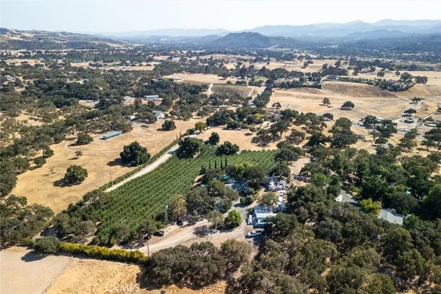 $2,100,000 | 2985 Templeton Road, Templeton, CA 93465