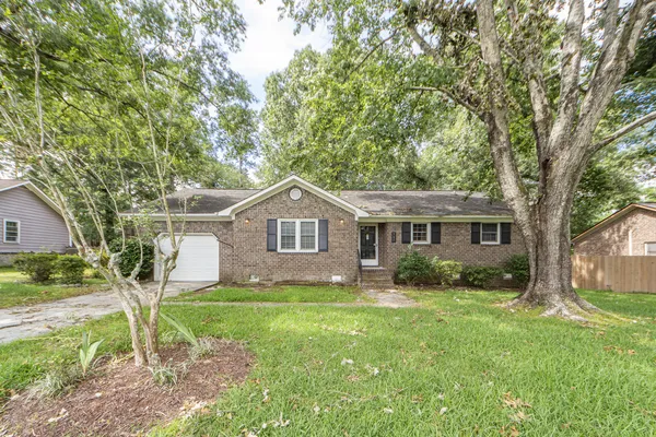 $1,995 | 305 Chessington Circle, Summerville, SC 29485