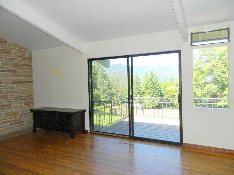 12320 Water Gap Road Williams, OR 97544 - Photo 9 of 53 Great Room