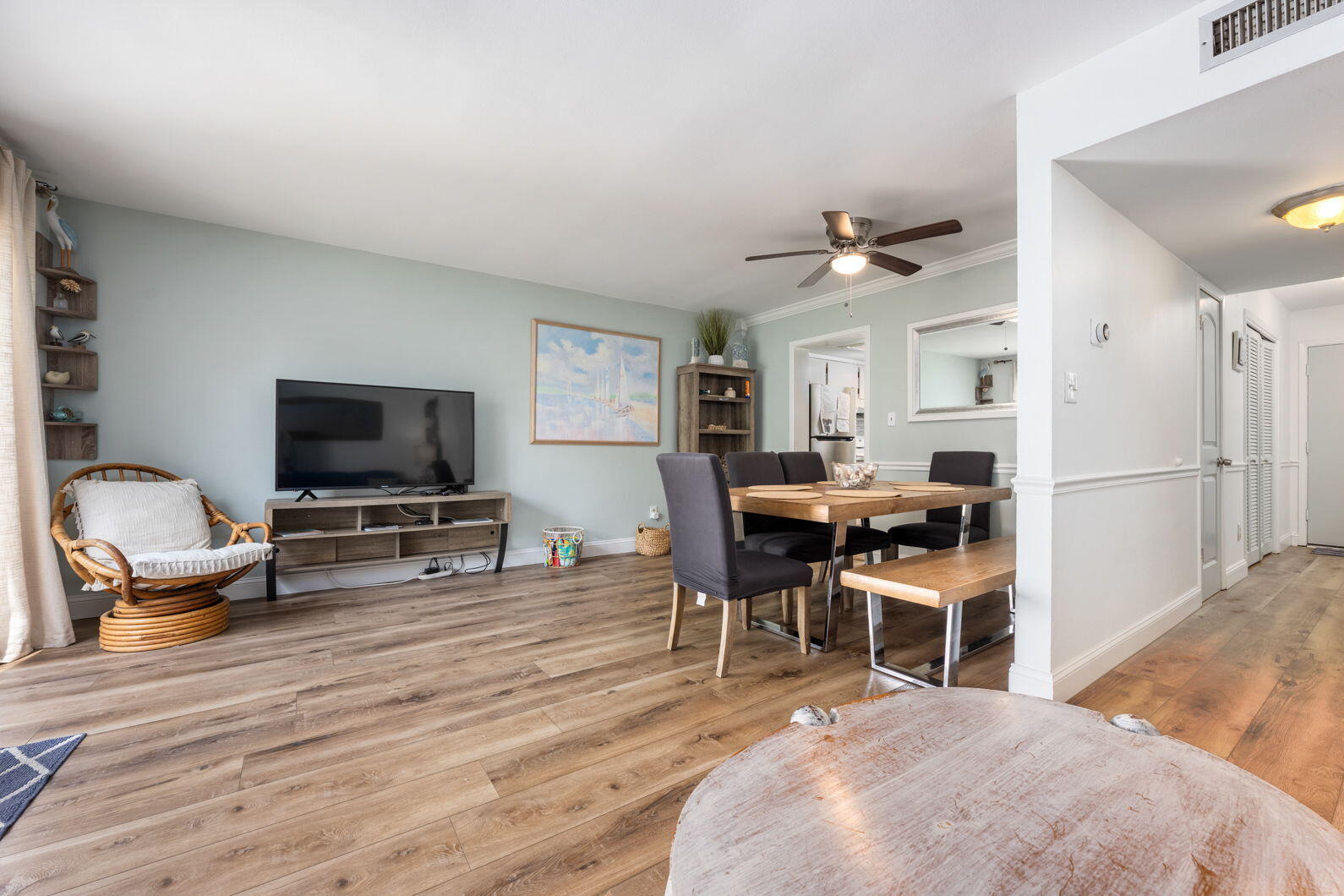 940 Highway 98, Unit 31 Destin, FL 32541 - Photo 6 of 36 a living room with furniture and a flat screen tv