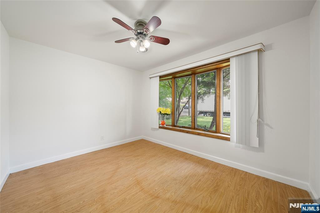 22 Kendrick Street Paramus, NJ 07652 - Photo 11 of 36