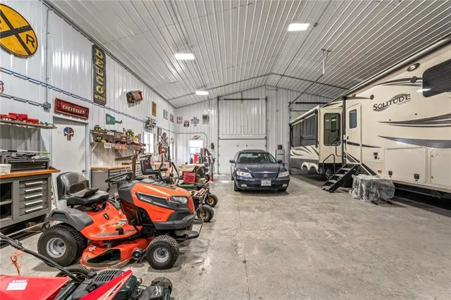 $525,000 | 20711 South Parris Road, Pleasant Hill, MO 64080