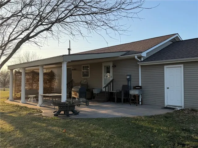 $525,000 | 20711 South Parris Road, Pleasant Hill, MO 64080