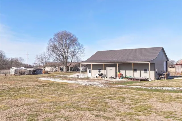 $525,000 | 20711 South Parris Road, Pleasant Hill, MO 64080